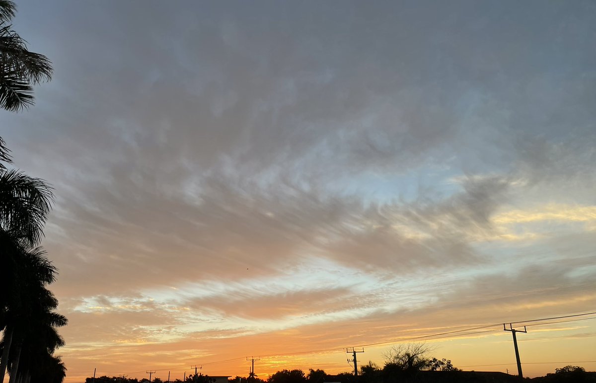 demonshadow72's tweet photo. ☁️☁️☁️ https://t.co/DOOS5DgCNu