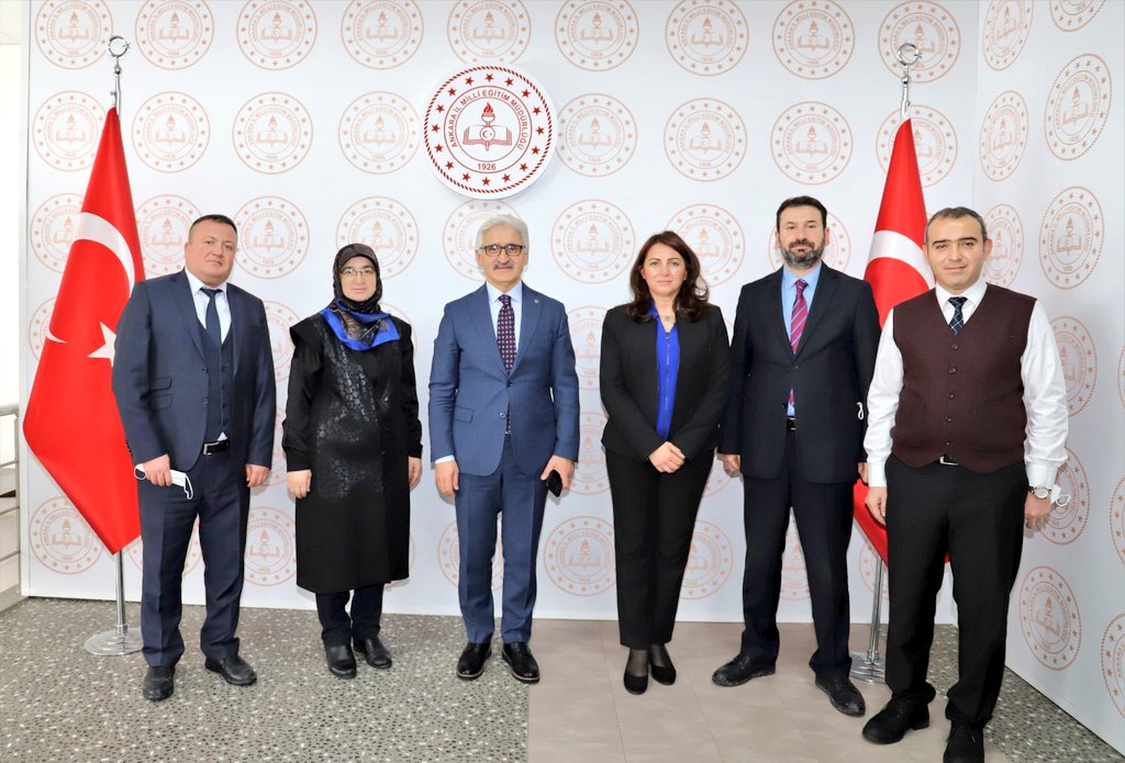 Çankaya, Etimesgut, Mamak, Sincan, Yenimahalle ilçelerimizin Rehberlik ve Araştırma Merkezi Müdürleri; Ankara İl Millî Eğitim Müdürümüz Sayın Harun FATSA’yı ziyaret ettiler. Kendilerine, nazik ziyaretleri için teşekkür ediyoruz.
<a href="/tcmeb/">Millî Eğitim Bakanlığı</a> <a href="/AnkaraValiligi/">T.C. Ankara Valiliği</a> <a href="/vasipsahin/">Vasip Şahin</a> <a href="/Harunfatsa/">Harun Fatsa</a>
