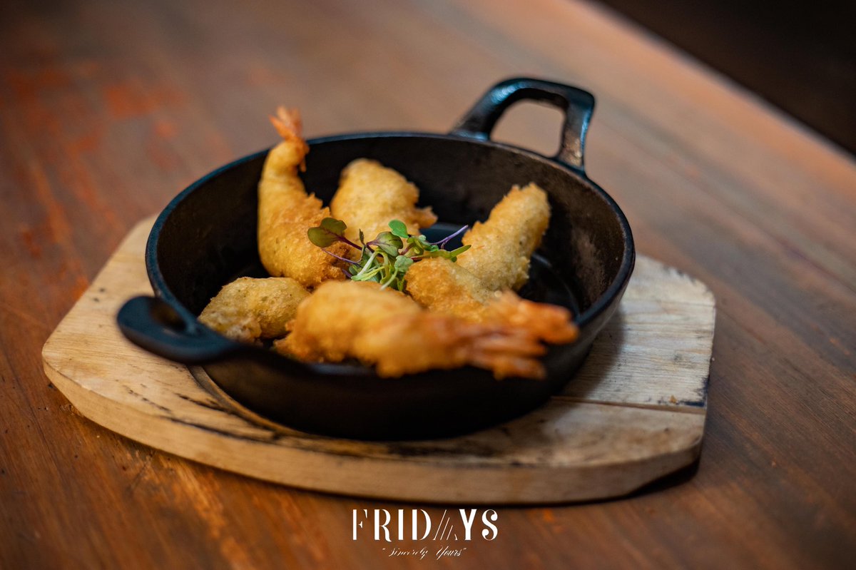 FRIDAYS_restaurant tweet media