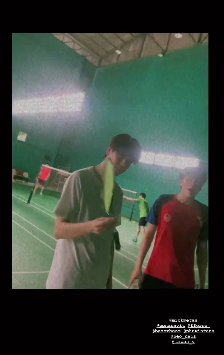 itsmeeeecamille's tweet photo. Ow. So GMMTV boys bonding is playing badminton 🥰
#ppnaravit #phuwintang #fforce_ #ppromxx_ #neo_neos #baseboom https://t.co/Vhofzp0aIq