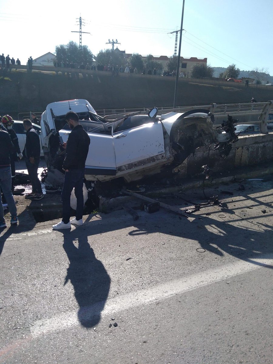 Tamazgha_'s tweet photo. ⭕️Mekla: Un accident dangereux au branchement mekla (#Ch3ayeb) en ce moment ellah yester le conducteur traumatisé transféré d'urgence à l'hôpital. https://t.co/Ag3ccNCQfy