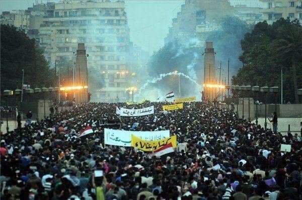 MohamedRashda17's tweet photo. How can we forget this. 
#25يناير #ميدان_التحرير https://t.co/kuP5S4FxpF