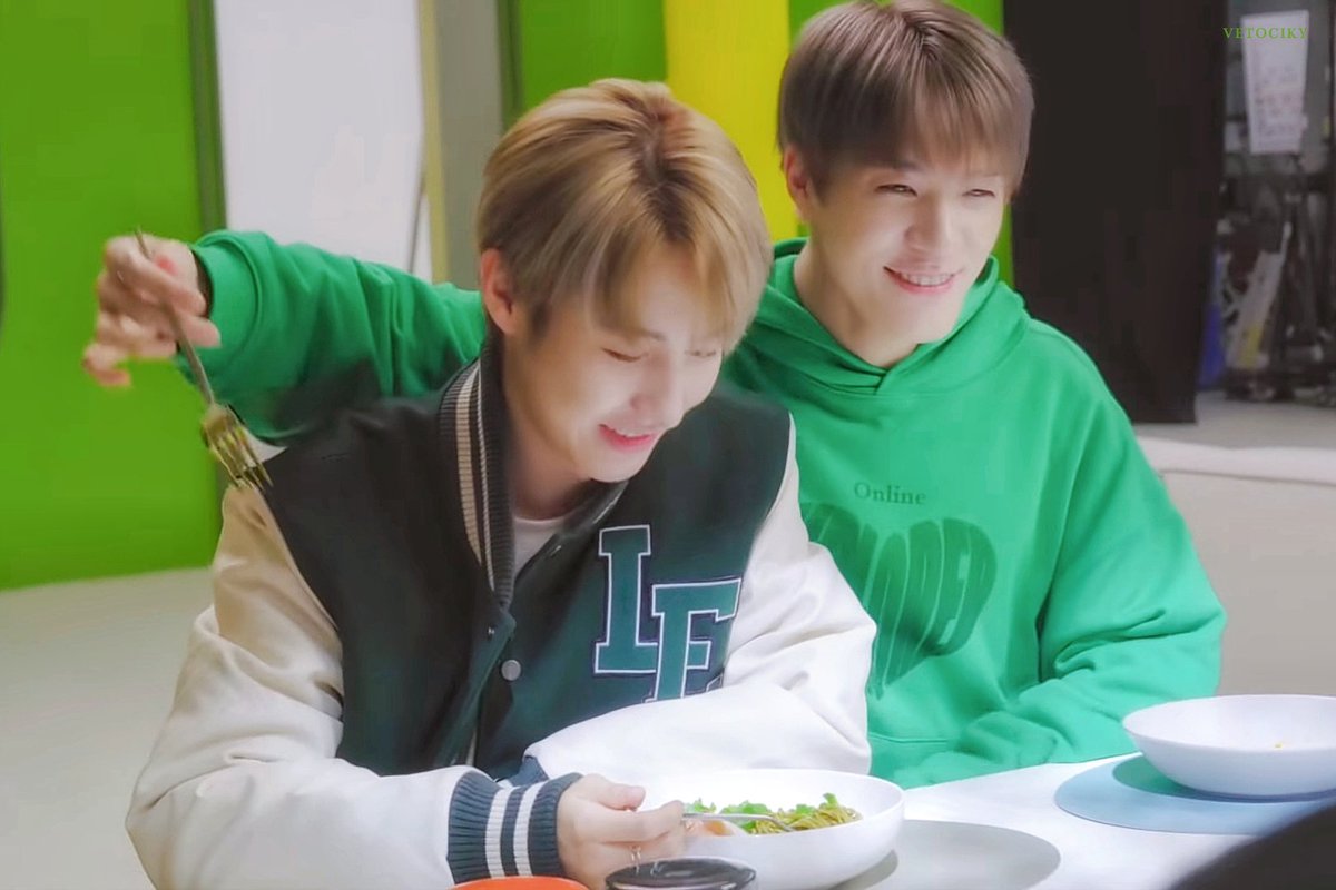 Vetociky's tweet photo. 220125 — Lemonilo (📹🎬) 

🍴✨💚 #noren #젠런 https://t.co/kGNTjpD5aI