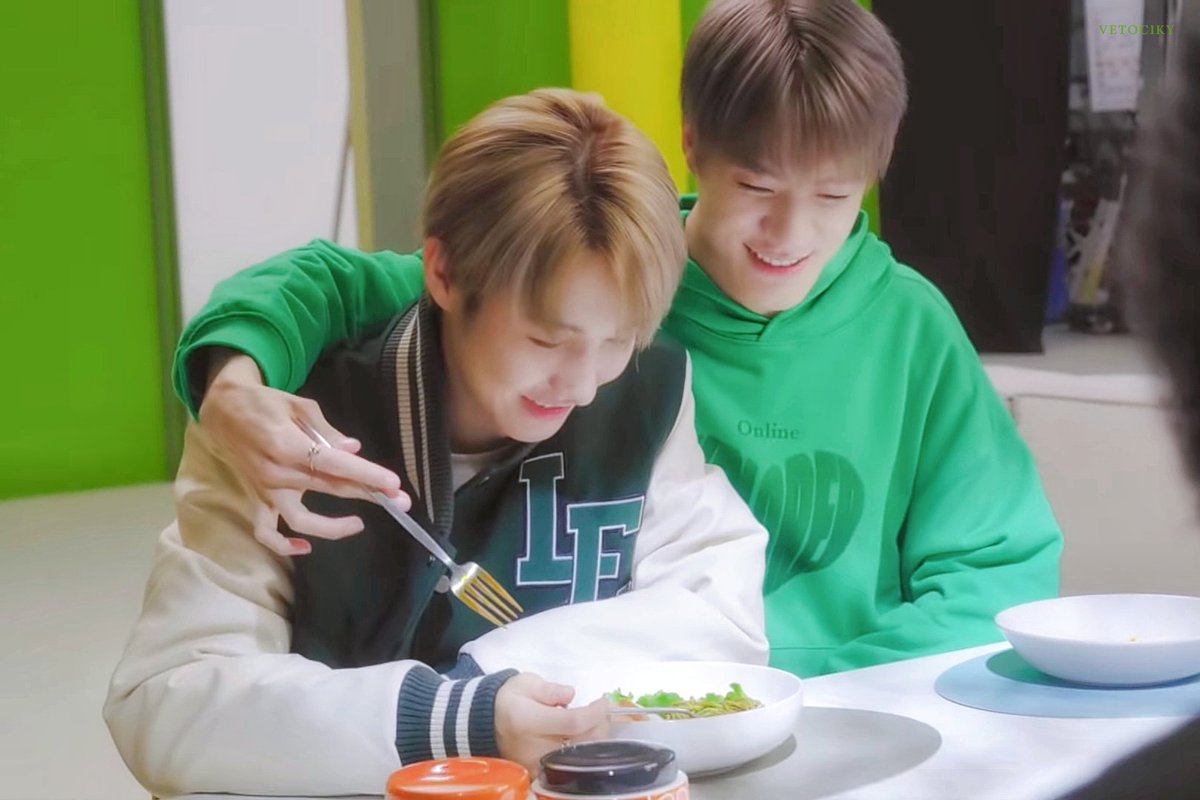 Vetociky's tweet photo. 220125 — Lemonilo (📹🎬) 

🍴✨💚 #noren #젠런 https://t.co/kGNTjpD5aI