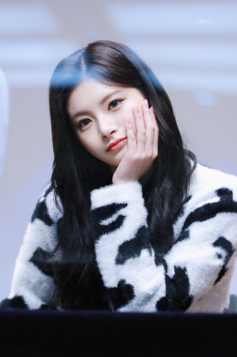 Altair1229's tweet image. 220115 팬싸 

#이런 #왕이런 #王怡人 #YIREN
#EVERGLOW #에버글로우