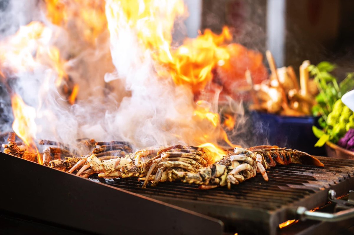 Sheratondoha's tweet photo. Did somebody say barbecue? 👀 Our brand new "𝐁𝐚𝐫𝐛𝐞𝐜𝐮𝐞 𝐛𝐲 𝐭𝐡𝐞 𝐒𝐞𝐚" offer at the Pool Café will be a Tuesday favorite not just for #bbqlovers , but everyone🔥
Tuesdays from 6pm - 10pm
QAR 350 per person
#SheratonGrandDoha #PoolCafe #QatarsFavoriteHotel https://t.co/rH0D9pjVLp
