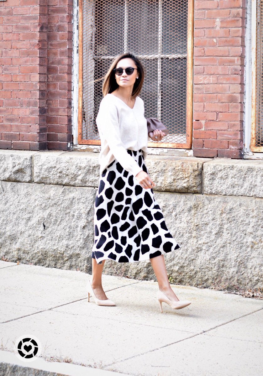 cubicollections's tweet photo. Walking into meetings like… 💁🏻‍♀️

Follow my shop @TheCubicleCollections on the shop.LTK app to shop this post and get my exclusive app-only content!

#liketkit #LTKfit #LTKstyletip #LTKworkwear
@shop.ltk
https://t.co/NilKO1Xuej https://t.co/26SOBdnmRE