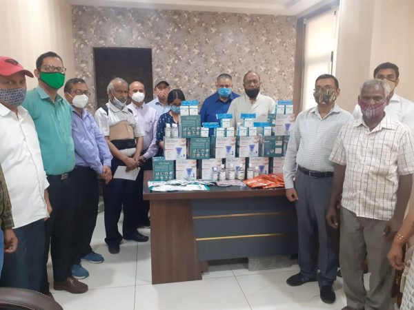 BuildingsIndian's tweet photo. President, IBC Shri Pradeep Mittal &amp; Hony. Secretary, IBC Shri H.P. Gupta distributed essential COVID KIT containing, Oximeter, Steamer, Thermometer, Masks, &amp; hand sanitizer to all IBC Staff to help protect them against COVID-19, on 9th June, 2021 in IBC HQ Delhi. https://t.co/JQXnQfUkkI