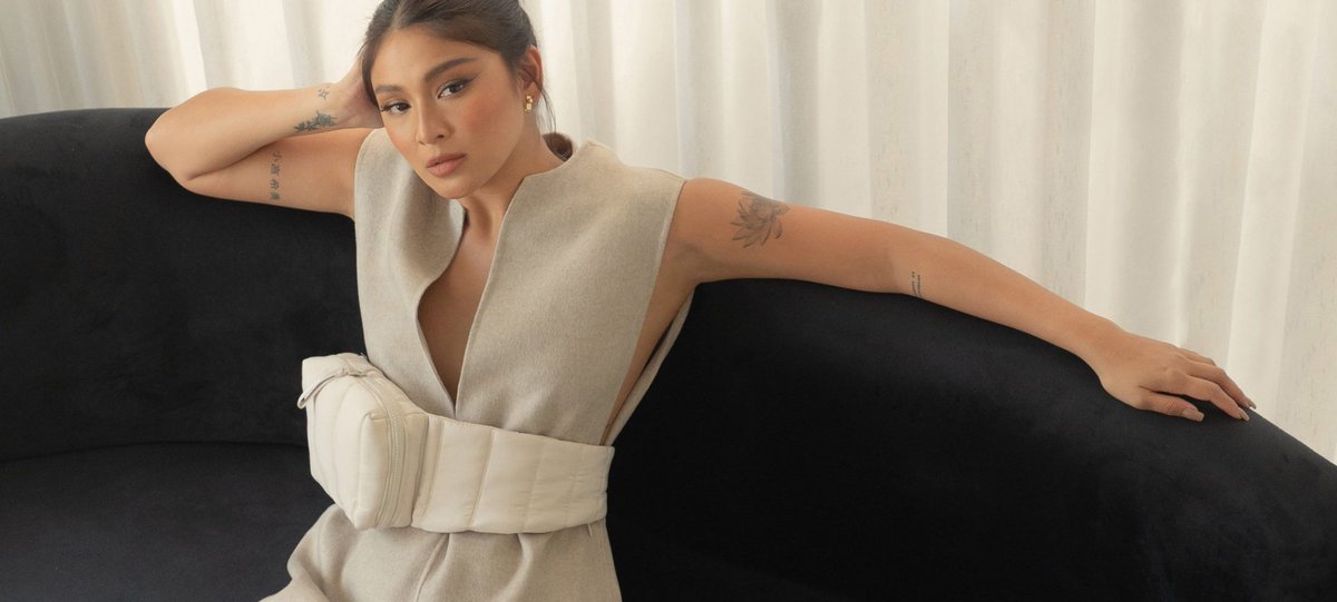 ninarome0's tweet photo. Faves!

#NadineLustre
#ZALORAcovers https://t.co/eCM9aq2OxZ