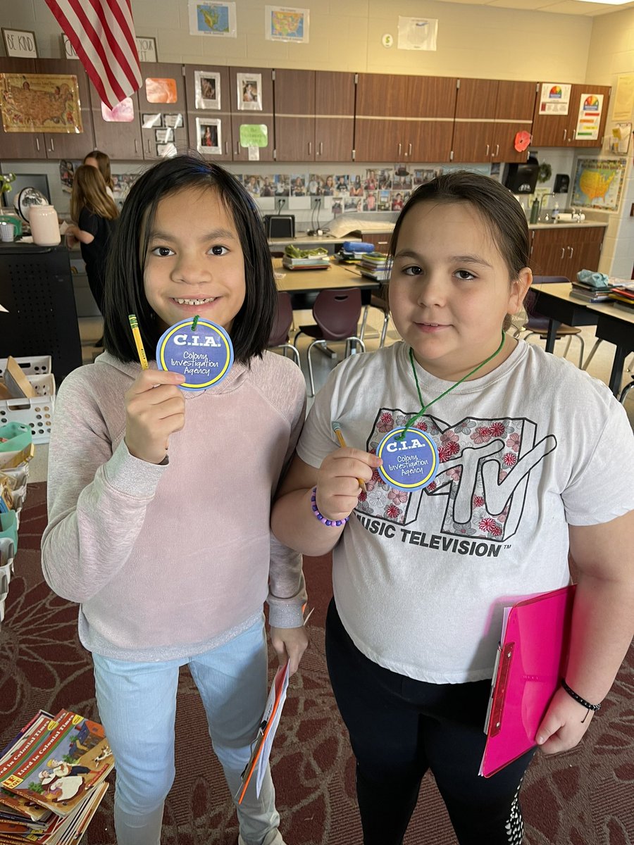 _missadkins's tweet photo. We were members of the C.I.A today… the Colony Investigation Agency! Agents solved lots of crimes and found evidence that would help them find where the criminals were from. 👀 https://t.co/Cn80pLG8nh