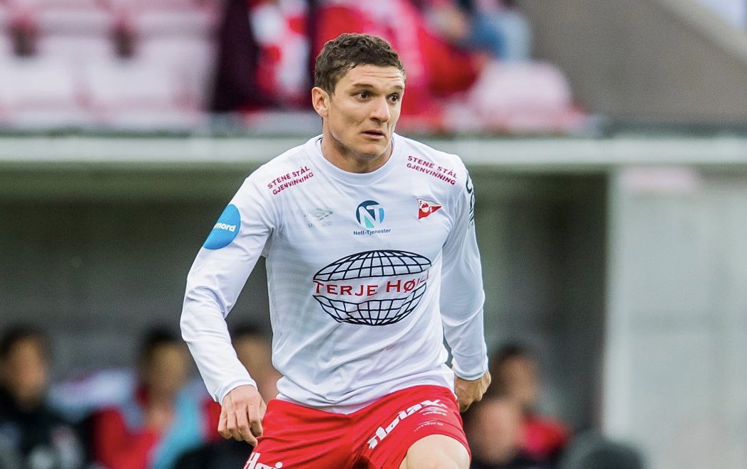 🐳 Youssef Chaib er nær en avtale med Sandefjord. 25-åringen signerer for klubben om han består medisinsk test. Chaib var senest i Strømmen som rykket ned fra OBOS-ligaen i 2021.