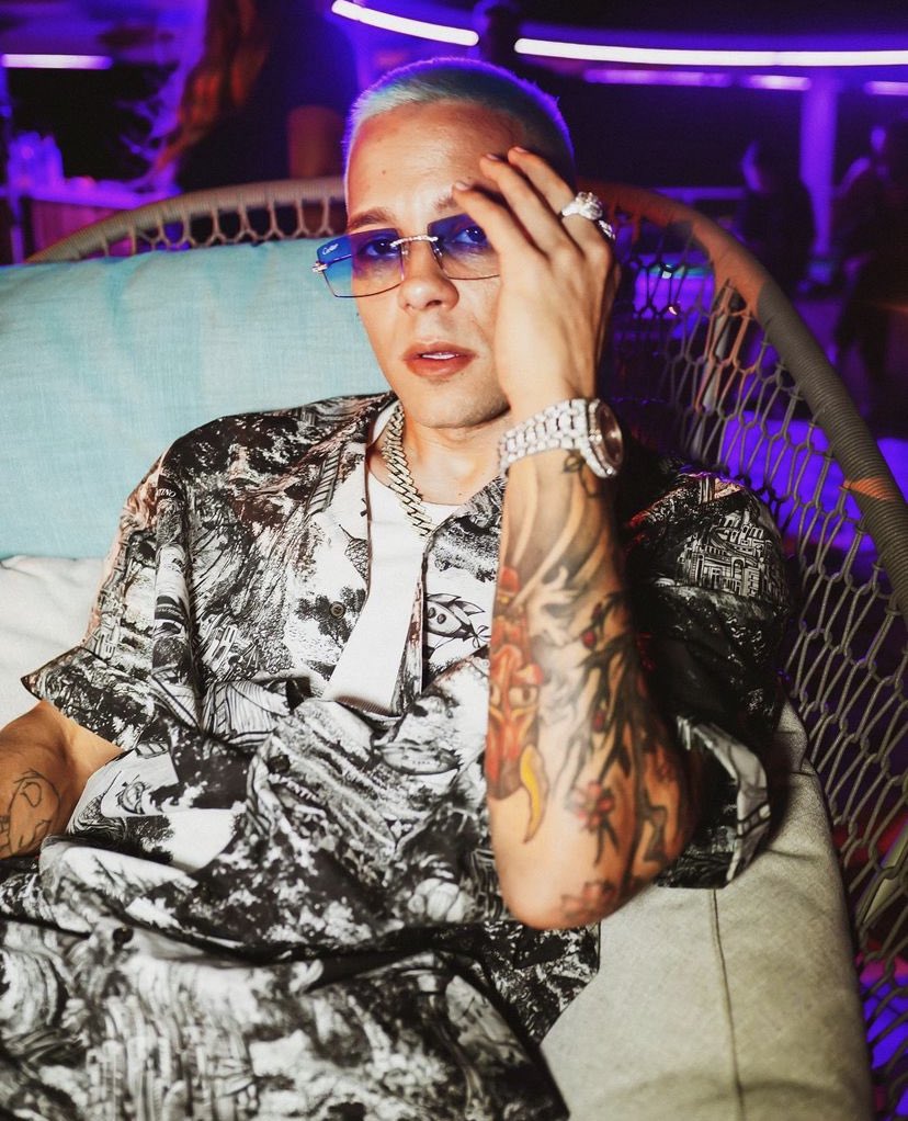 NioCharts's tweet photo. . @NioGarcia recibe dos nominaciones en “Premios Lo Nuestro”

• Remix del año: TRAVESURAS REMIX

• Colaboración del año urbano: AM REMIX 

Vota: https://t.co/XNasLKnFoU https://t.co/8WG2hkiiAl