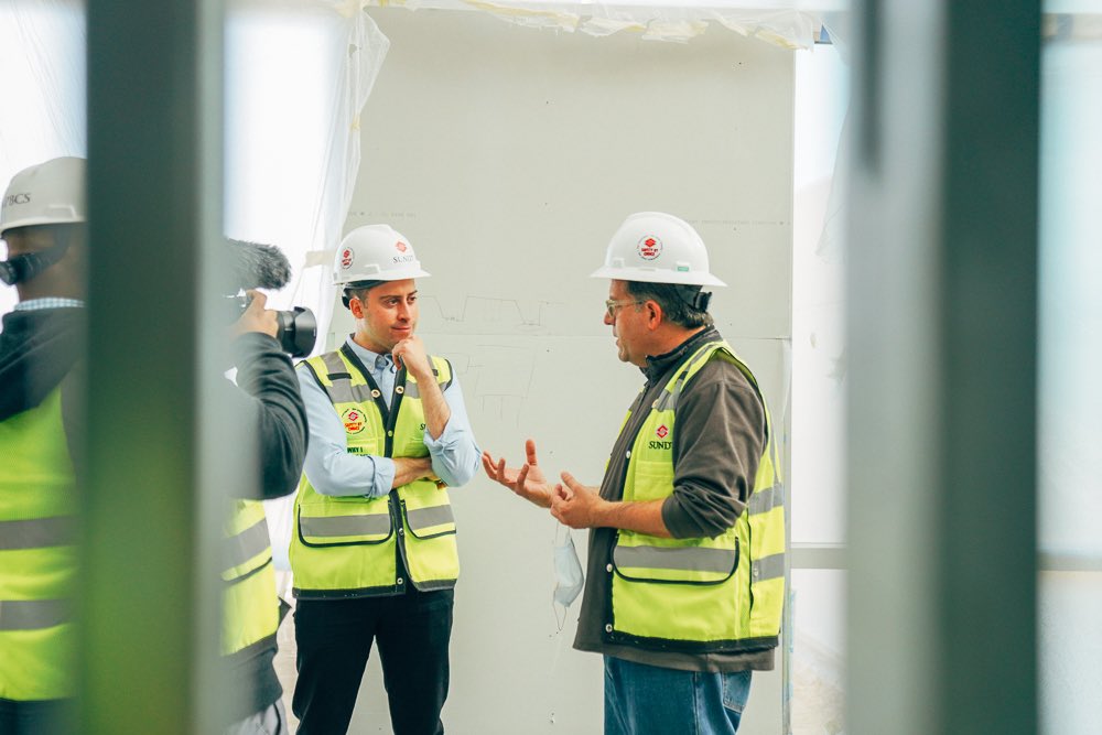 betoaltamirano's tweet photo. The spirit of innovation continues in San Antonio! I recently toured the development of @PortSanAntonio's  130,000 square-foot @TechPortCenter1. 

Opening in March, the center will host live entertainment, esports and include @CapitalFactory’s Center for Defense Innovation 💻⚙️ https://t.co/ojMmbNzB5M