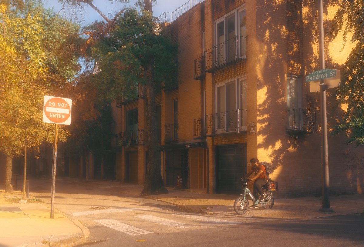 orestemercado's tweet photo. .light chasing https://t.co/ovBJnRa1XU