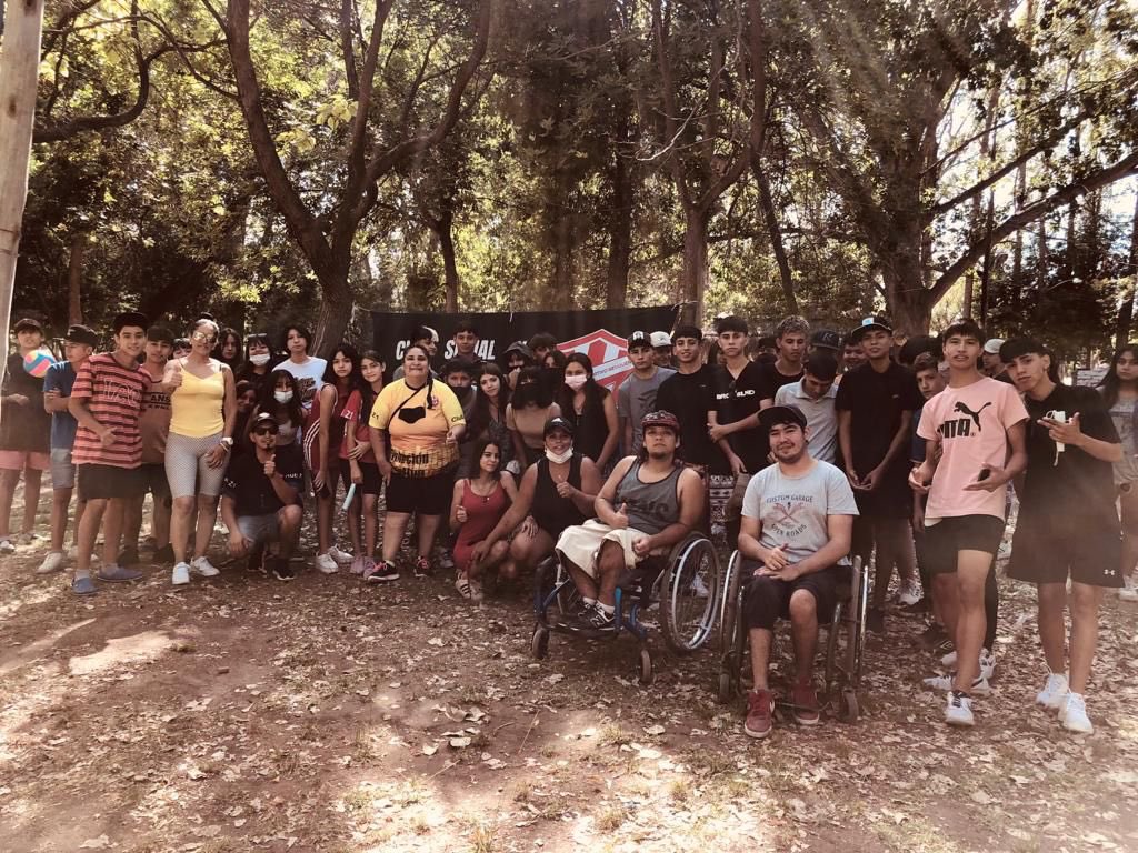 GiovanettL's tweet photo. 👉 El equipo municipal de #adolescencia se sumo a la actividad del ClubZ1 con el dispositivo #CodigoInsta un espacio de escucha y radio abierta para ellos y ellas
#SecretariaDeCiudadania
#MunicipalidadDeNeuquen💙gai https://t.co/zvAqd2KpLP