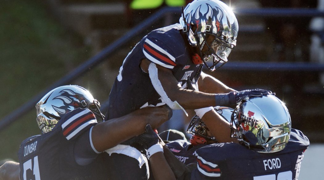 Terranc3love's tweet photo. Blessed and Honored to receive A(n) offer from Jackson State University 💙🤍 @Whiplassh5_2000 @williamsdo @wcann33 @RecruitLangston @RecruitGeorgia @Mansell247 @RivalsFriedman @ChadSimmons_ @RealChadRicardo @CoachDre_QB @LemmingReport @CoachPollockJSU https://t.co/z9Wf2nmV2g