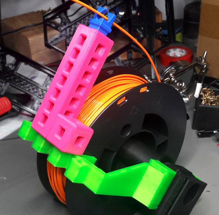 WeirdConstruct1's tweet photo. The last week was another very busy week for me.I finished the design on the MakerGrid,worked on the #3dprinted spool holder,uploaded MakerGrid to Thingiverse&amp;Prusa Printers and also experimented with the Raspberry Pi Pico a bit!Checkout my new blog post:  https://t.co/4aMZaCunAG https://t.co/VdWRgNHzLo