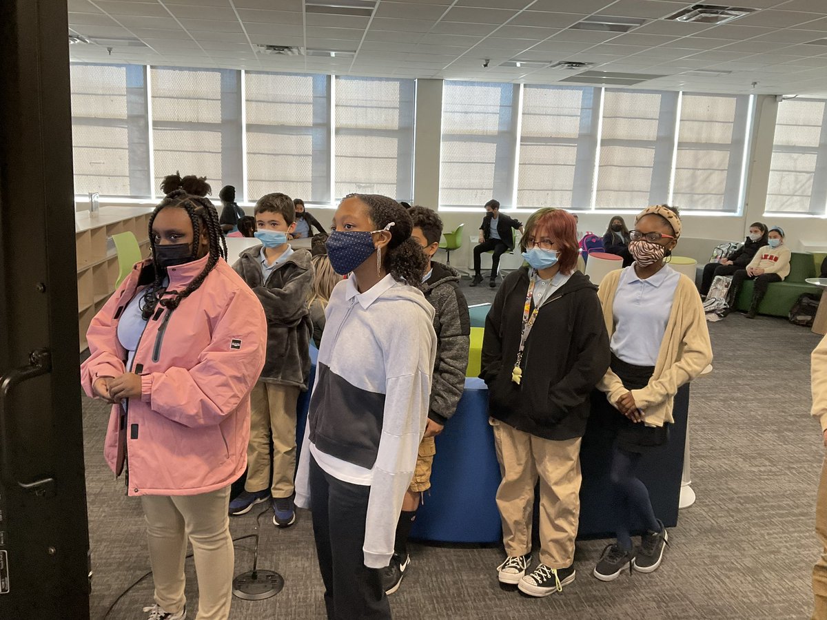 MsLibLady1876's tweet photo. Thank you Mrs. Roberts and Dr. Radford for engaging your classes on #digitalcitizenship and celebrating with @PDL_DallasISD in the #FalconLibrary today.  Lots of fun and prizes for the students. @DISDREO @DISDREO @HillcrestLib @OWHolmesTigers @DHLibraryStax https://t.co/xC2cWwgxXF