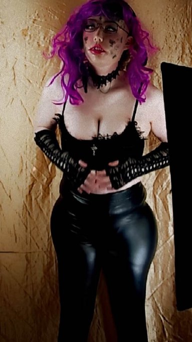 My #dreammask Poppy female mask with gothic/emo outfit and leather leggings   #femalemask #femalemasking<a href="/tag/dreammask"class="tags">#dreammask</a><a href="/tag/traps"class="tags"><span>#traps</span></a><a href="/tag/sissy"class="tags"><span>#sissy</span></a><a href="/tag/tgirl"class="tags"><span>#tgirl</span></a><a href="/tag/crossdresser"class="tags"><span>#crossdresser</span></a><a href="/tag/crossdressing"class="tags"><span>#crossdressing</span></a>