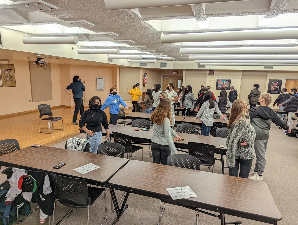 Today's French class lessons for #RechargeTakeCharge consisted of stretching, deep breathing techniques and guided meditation in English and French, thanks to our student teacher, a mindfulness coach. #UMASDistheplacetobe @DrToleno @JBauerUM