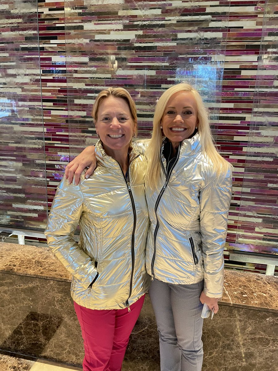 Flow and Glow at the #pgashow 😂 <a href="/ANNIKA59/">Annika Sorenstam</a> <a href="/lisaohurley/">Lisa Mesloh O'Hurley</a> <a href="/lohlasport/">LOHLASPORT</a>