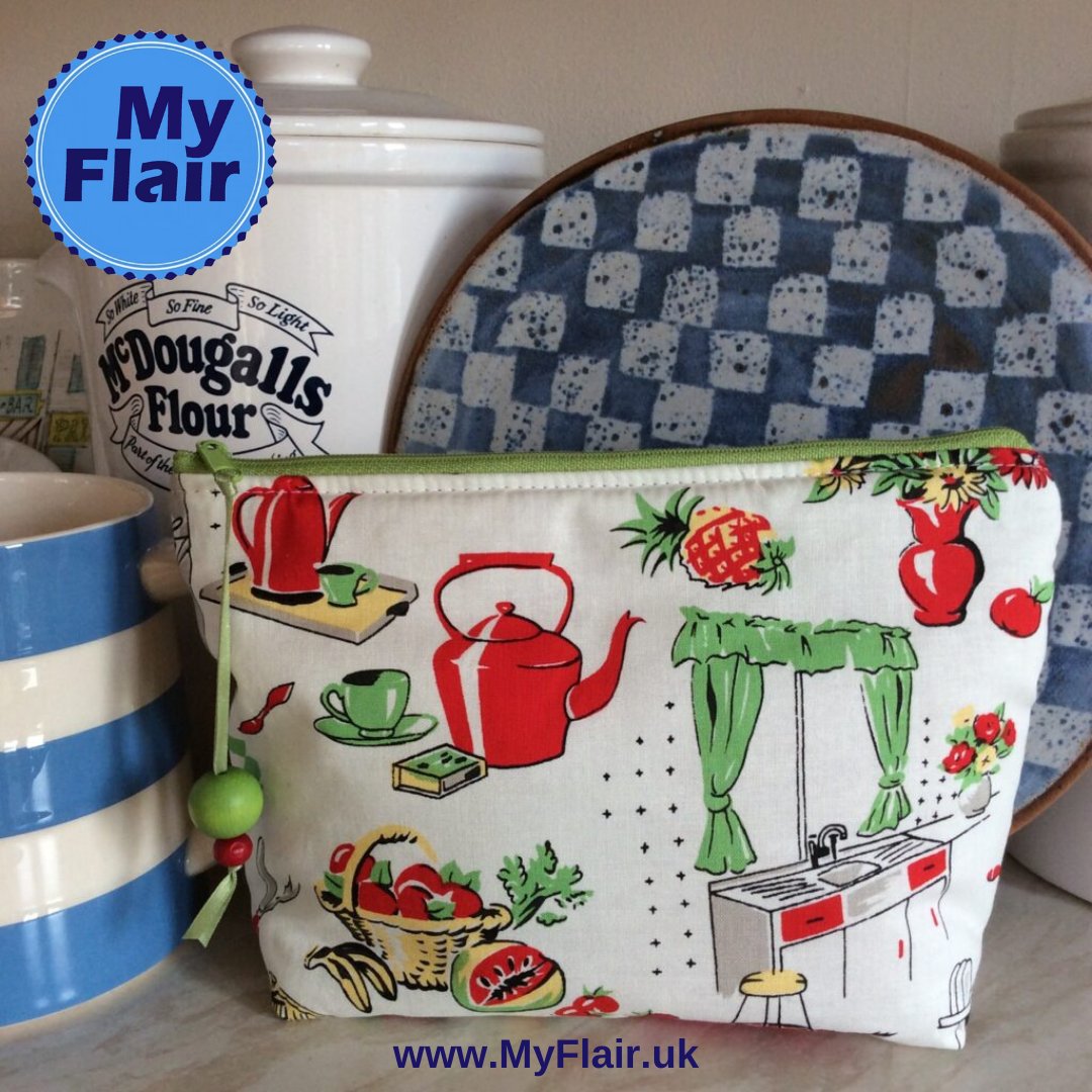MyflairM's tweet photo. HALF PRICE and FREE SHIPPING! 
💙 https://t.co/XuZAk4pzmh 🐝

A cute and quirky retro zipped clutch/purse made in 50’s style kitchen design fabric. 🍒 
Find out more on: 
https://t.co/uLgGiaQTVy

#sales #madeinengland #handmade #ukmakers https://t.co/t0vFHlUoTH