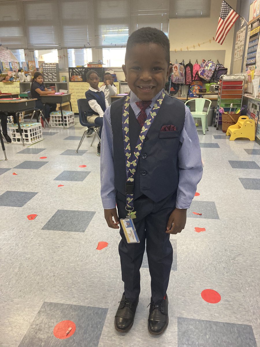 lishendrix's tweet photo. You are a Super Leader!  Dress to impress.  #Literacyweek @SLESeahawks https://t.co/L8aTTsNNOJ