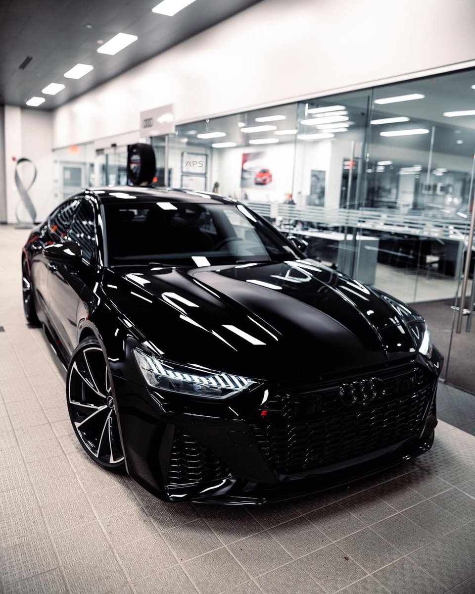 DailyCarlife's tweet photo. Audi RS7 🏴 https://t.co/2HLOsXFn2b