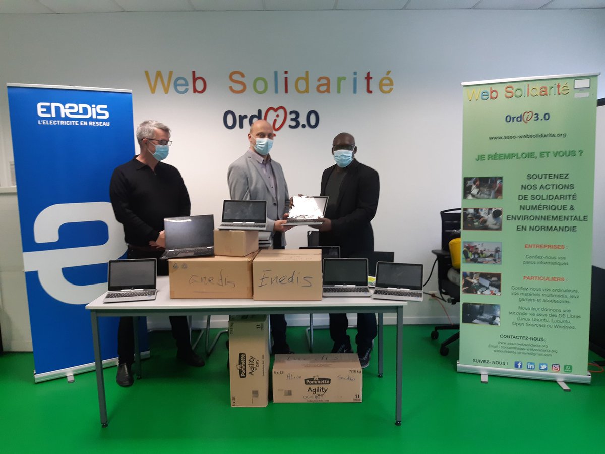 enedis_normand's tweet photo. #endirect : @enedis fait don de 30 ordinateurs 💻portables réformés et recyclés à l'association Web Solidarité située au @LH_LeHavre. Un don qui servira pour les ateliers informatiques de l'association auprès des personnes défavorisées. #insertion #inclusion #numérique https://t.co/Va7bd56jrL