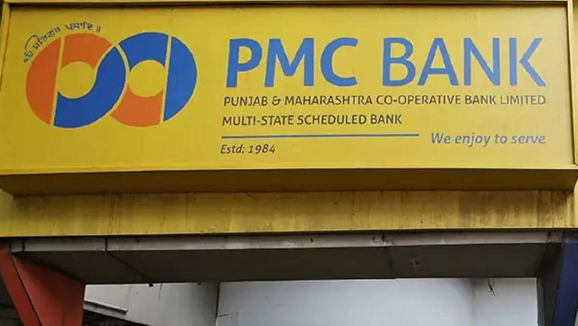 EconomicTimes's tweet photo. Govt of India notifies amalgamation of Punjab &amp; Maharashtra Co-operative Bank Ltd (#PMCBank) with Unity Small Finance Bank Ltd (#USFBL). All the branches of PMC Bank will function as branches of USFBL from today: #RBI https://t.co/LAgOumolZS