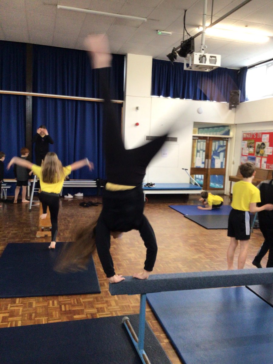 Y6 Gymnasts #summerolympics? Great session of movement and skill 🤸‍♂️ ⁦@GaytonPrimary⁩