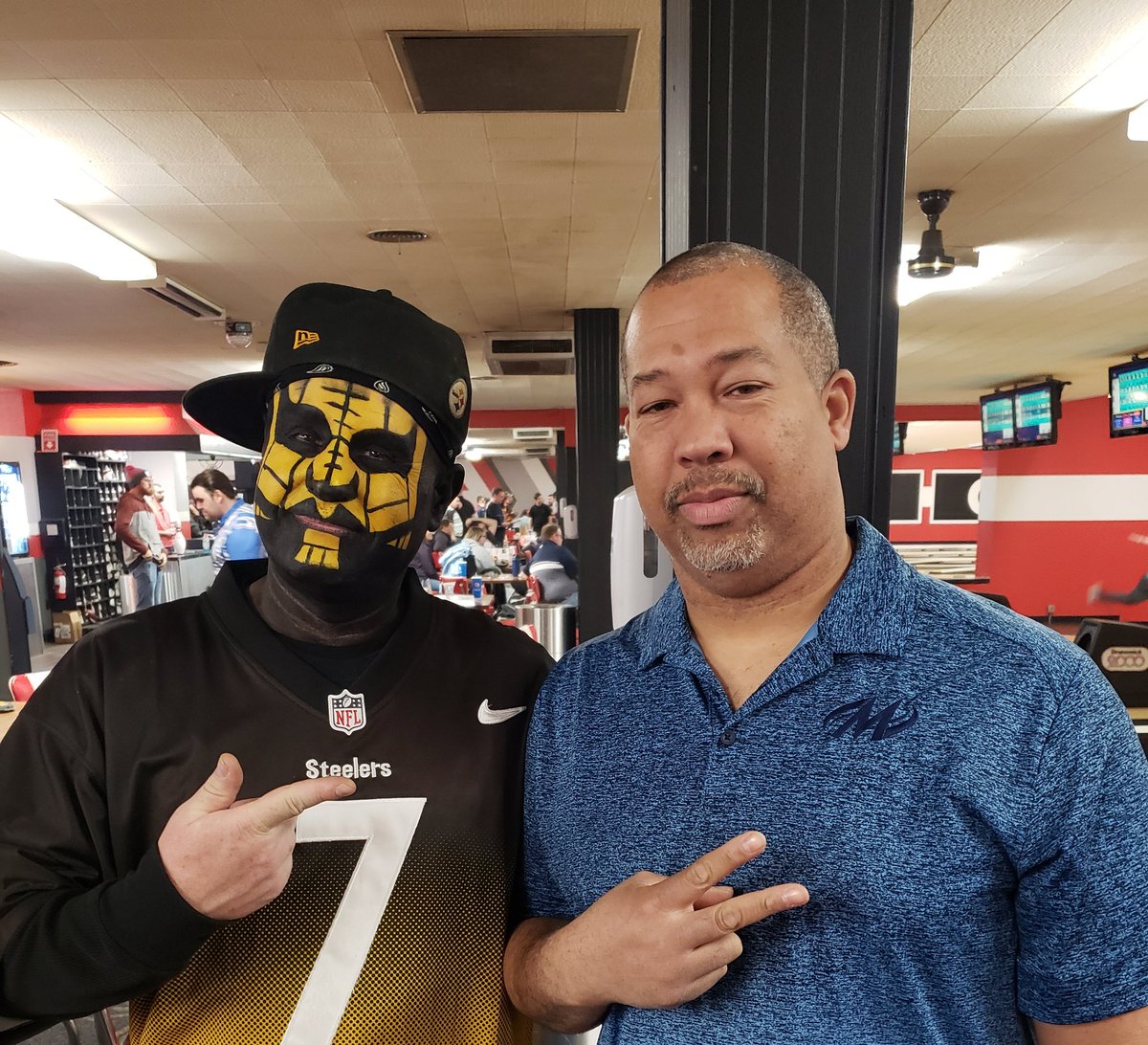 steveburton889's tweet photo. Thanks to the Findlay bowling association for hosting the Findlay Masters Tournament!
#8eighty9_records #StageKiller https://t.co/85nf0dLRCm