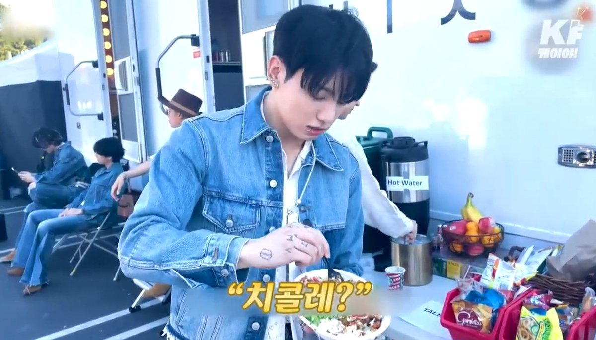 Jungkook_SNS's tweet photo. Jungkook also appeared on South Korea's KBS News, which reported about Jungkook's huge impact which led to the change of the American fast food giant's name just by his cute mispronounciation. "If Jungkook said its Chicotle then it's Chicotle". https://t.co/F55skCKxxr