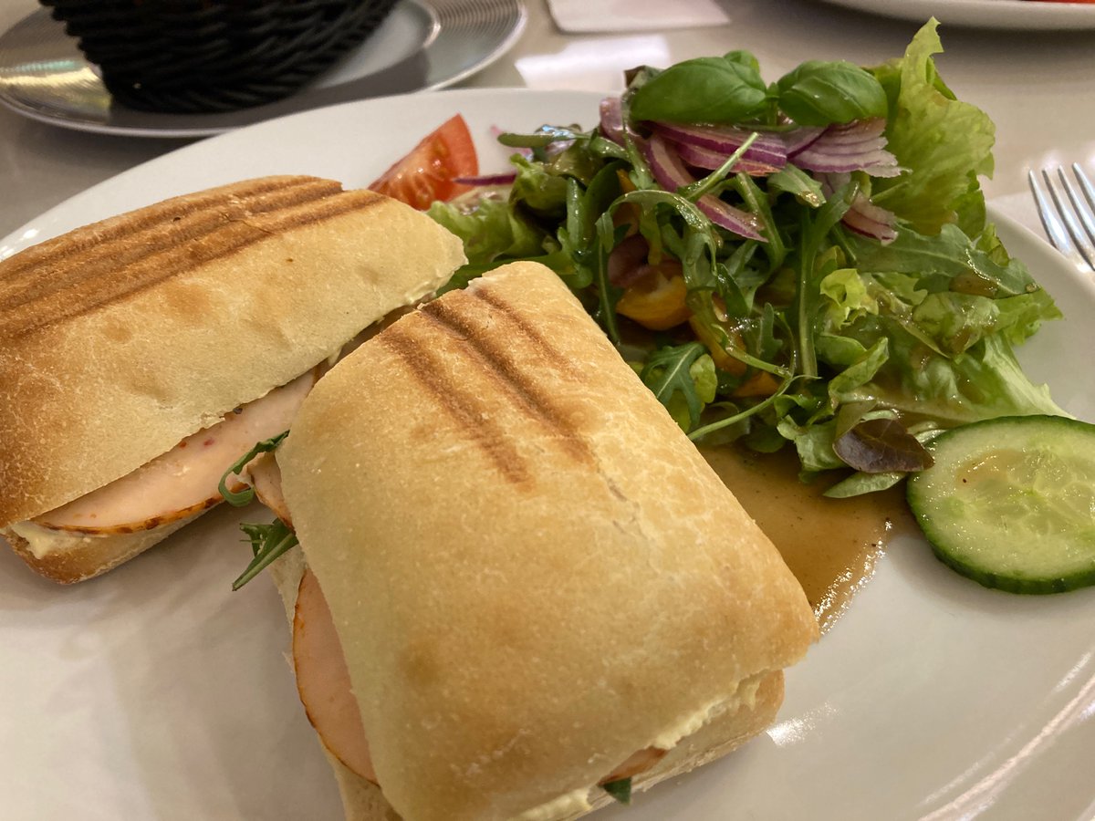 venomized_zomte's tweet photo. Ich wΓΌrde es wieder tunπ
#lunch #mittag #yum #sofreshandclean https://t.co/WqNBfrDgvC