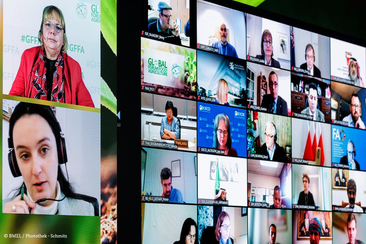 BMLEH_Bund's tweet image. Since 12.00 o’clock, over 70 international delegations have been negotiating the final communiqué at the 🌐 #GFFA chaired by the BMEL. The communiqué focuses on:

• #SoilProtection
• #soil health
• #FoodSecurity
• Response of the #agricultural sector to #sustainable land use