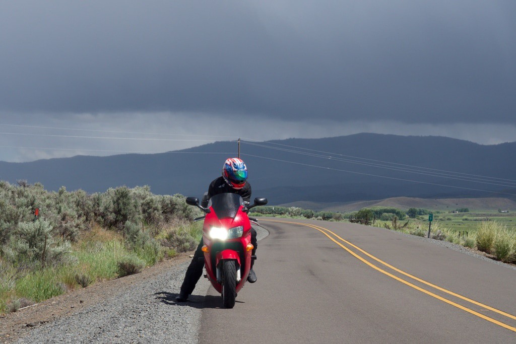 RoadDirtTV's tweet image. No cry babies here- we&apos;re riding.

Read more 👉 lttr.ai/sBHX

#CommonOccurrence #DistinctiveWit #Ridelife #Roaddirt #Motorcycle #MotorcycleGear #MotorcycleRiding #Nuts&amp;amp;Bolts #YearSChristmasOrnaments