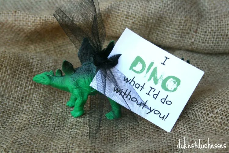 A homemade #valentine doesn't have to be hard! Make a dino valentine for each kid in the class! buff.ly/2FdDUao
