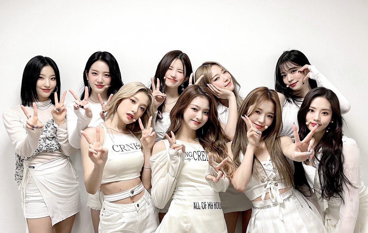 1004__han_'s tweet photo. 私こーゆー白黒衣装が大好物みたい🤍🖤 https://t.co/cZrCHvKcXk