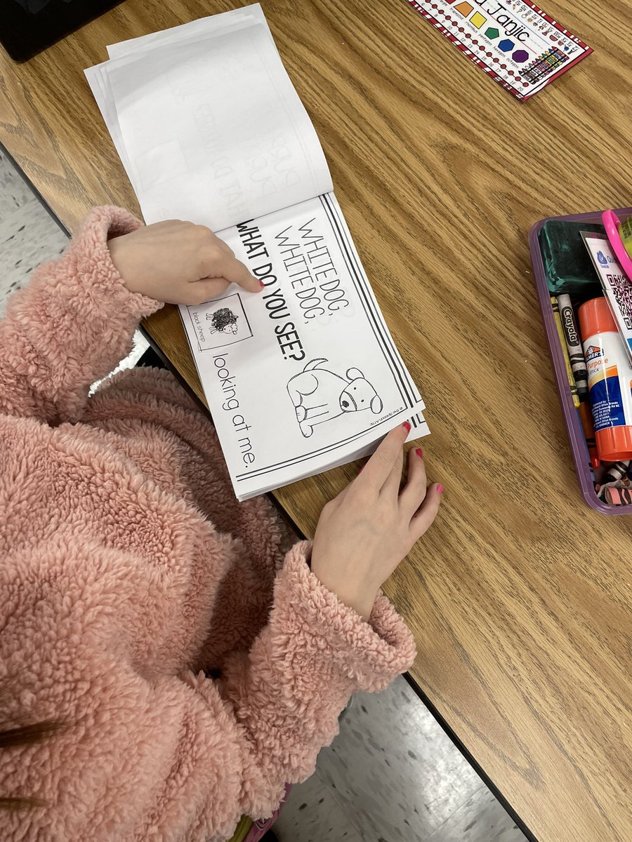 LCPSLegacy's tweet photo. Kindergarteners are strengthening their Pointing Power in reading workshop today! One word, on point! #snapwords #countyourwords #practicemakesprogress https://t.co/YOiIHjSQY1