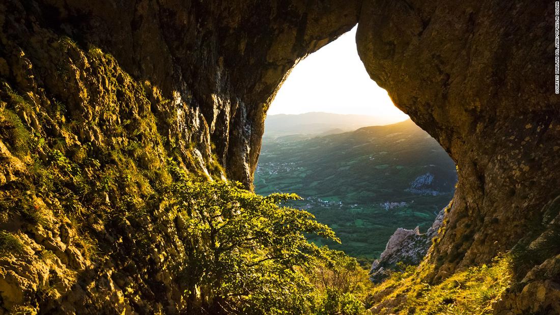 nextvacaydotcom's tweet photo. Slovenia's Hidden Treasure https://t.co/HM2YhPrfBN https://t.co/gMHBQTAXmp