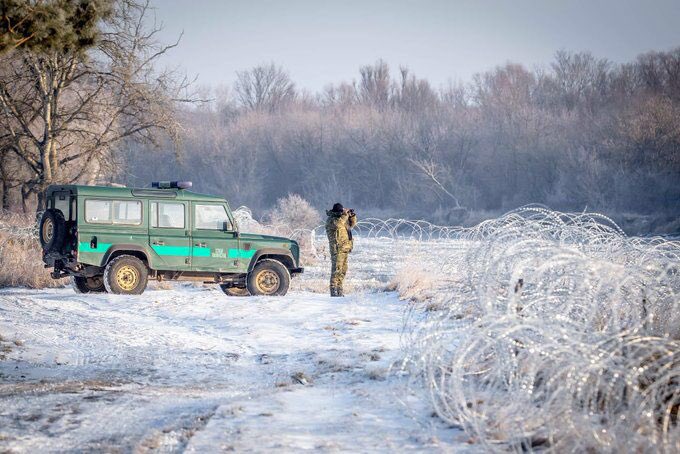 VoicesBelarus's tweet photo. During the day, 17 people tried to illegally cross the #Belarusian-Polish border
#StandwithBelarus #Belarus #Poland #BorderStatus https://t.co/tmUKvoOMha