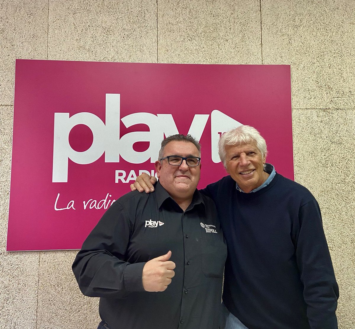 - “Sandro, te confieso ciertos nervios por la entrevista”

- “No los tengas Vicente, las entrevistas entre amigos, siempre salen bien”

Así de sencillo y grande… SANDRO GIACOBBE 

<a href="/playradiovlc/">Play Radio Valencia</a> <a href="/stareventsint/">STAR EVENTS INTERNATIONAL, S.L.</a> @SusanaCanil <a href="/MBarsa1/">M. Barsa</a> 
#LaRadioQueSienteValencia @giacobbe_e