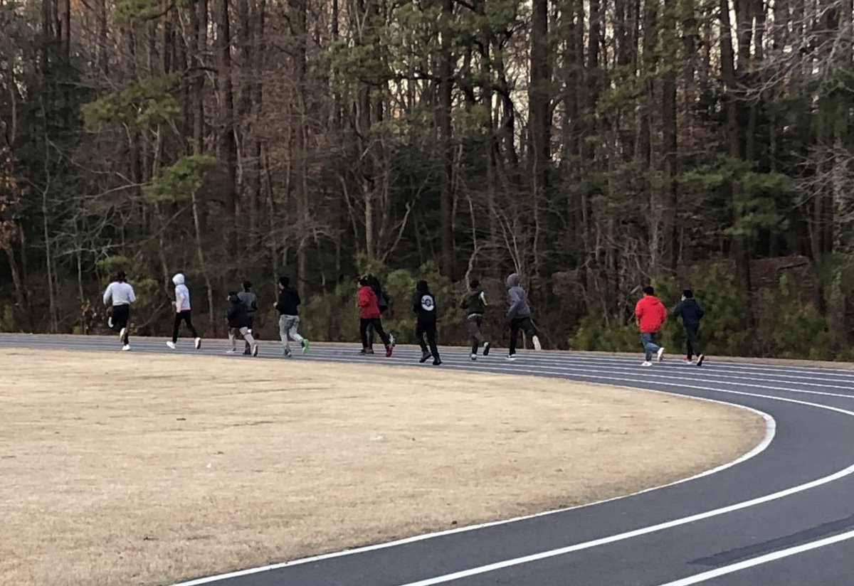 KidsRunRVA's tweet photo. We are so hype to be back to running with the kids at River City Middle School thanks to our partnership with @NextUpRVA! Coach @_Kirkio_
gave the kids a taste of whatโs to come this season & they were ready for the challenge! #LetsGoRVA #KidsRunRVA https://t.co/4V8rMvPsAQ