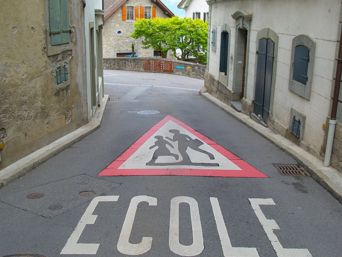 ⛔️ Des projets pilotes de "rues scolaires" ont été menés en Wallonie. Avec succès. 

👉 <a href="/LatifaGahouchi/">Latifa Gahouchi</a>  et <a href="/MichelDiMattia/">Michel Di Mattia</a>  ont interrogé la Ministre en charge de la sécurité routière sur une éventuelle généralisation. 

Réponse ici 👇👇👇

ps-pw.be/l-action-des-d…