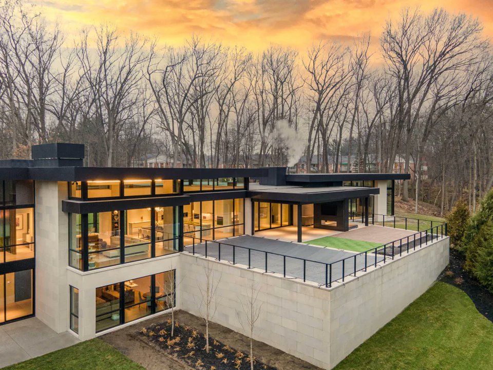 dennishegstad's tweet image. modern midwestern home 😍 exterior is beautiful