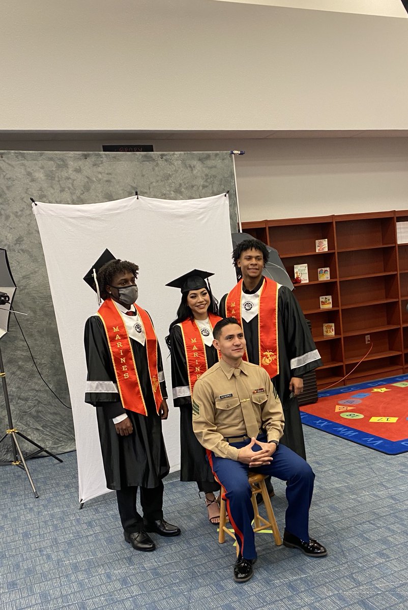 Options_HS's tweet photo. Proud to share our superstar graduates that will be serving our country ....💪👍... can’t get any better !!!! https://t.co/RN0eqwkYLu