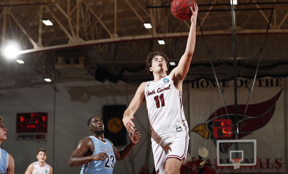 NCC Cardinals (@ncc_athletics) on Twitter photo Shea Cupples (📸) scored all of his season-high 17 points in the 2nd half Monday as <a href="/NCCMBB/">North Central College Men's Basketball</a> rallied from as many as 21 points down to defeat 18th-ranked Elmhurst, 79-70.
Box Score/Recap: bit.ly/3fXSF1f
#WeAreNC #d3hoops Shea Cupples (📸) scored all of his season-high 17 points in the 2nd half Monday as <a href="/NCCMBB/">North Central College Men's Basketball</a> rallied from as many as 21 points down to defeat 18th-ranked Elmhurst, 79-70.
Box Score/Recap: bit.ly/3fXSF1f
#WeAreNC #d3hoops