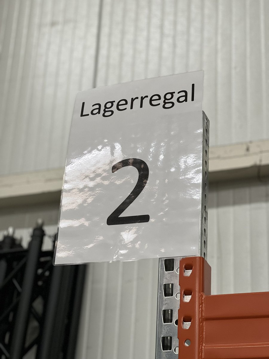 ExtraPit's tweet image. Naturforscher gelingt sensationelles Foto: Der fabelhafte und äußerst scheue längste Palindrom in Deutscher Sprache in freier Wildbahn! 📄✍️📝 #palindrom #lagerregal