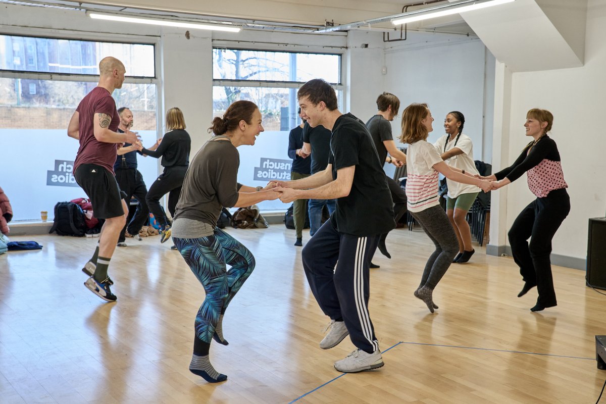 NottmPlayhouse's tweet photo. Take a look behind the scenes in the rehearsal room at the Private Peaceful company in action! (Daniel Boyd, John Dougall, @Rob_Ewens_, Tom Kanji,  
@emmalmanton, @Daniel_Rainford, @liyahsummers  &amp; Abigail Hood) 📷Manuel Harlan 

Full gallery here https://t.co/Y7tFJ6DA9m https://t.co/xGp3djPmKV