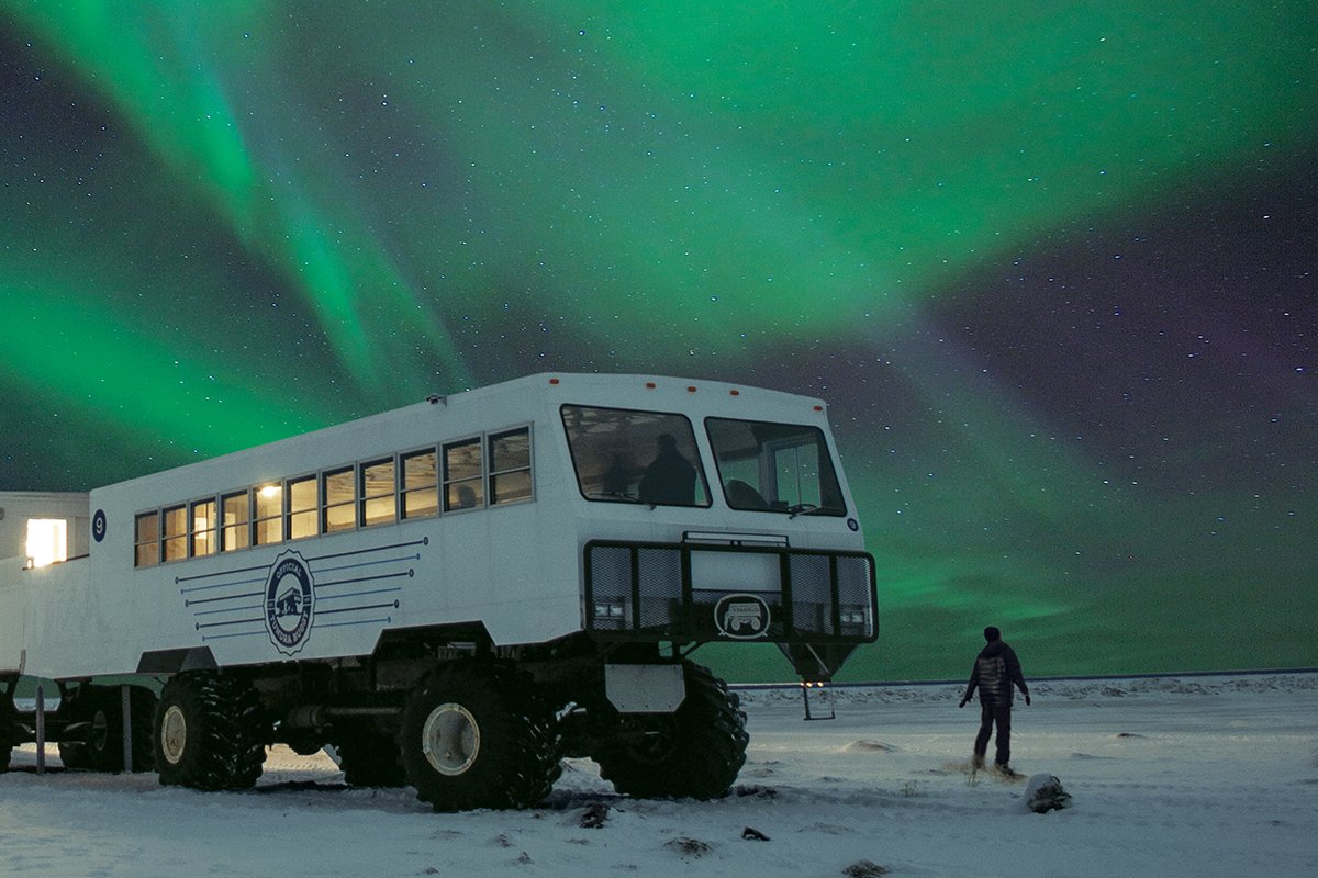 Ce mega-bus électrique promet des excursions polaires sans pollution ! (vidéo) Par Hilaire Picault  FJ9Knt8XEAUvv6X?format=jpg&name=medium